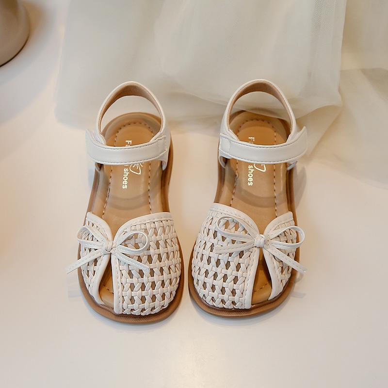 

Пляжная обувь для девочек, плетёная, дышащая, детская обувь принцессы с простыми бантами, летние новинки 2025 года, детские сандалии, однотонные, нескользящие 23 бежевый