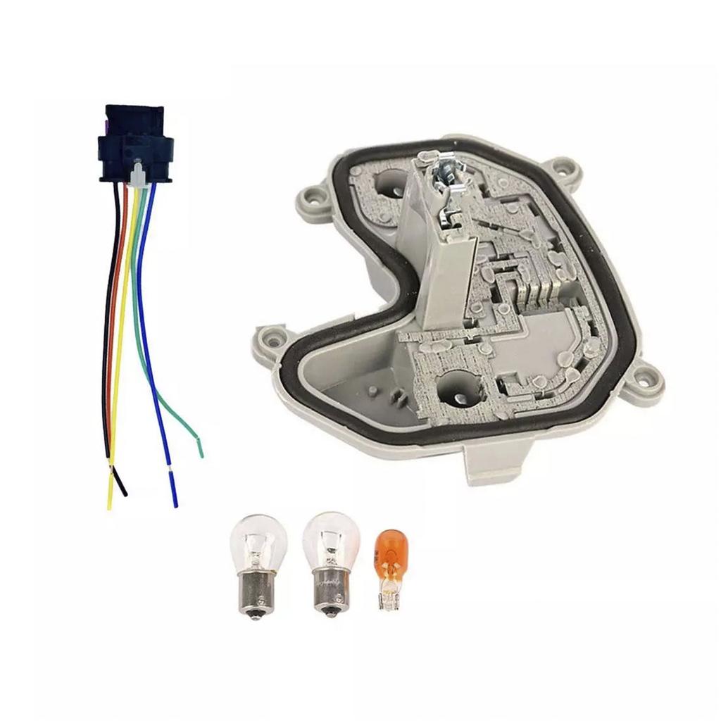 Zadní pravý držák zadního světla a zástrčka žárovky 68270837AA pro Jeep Renegade 15-23