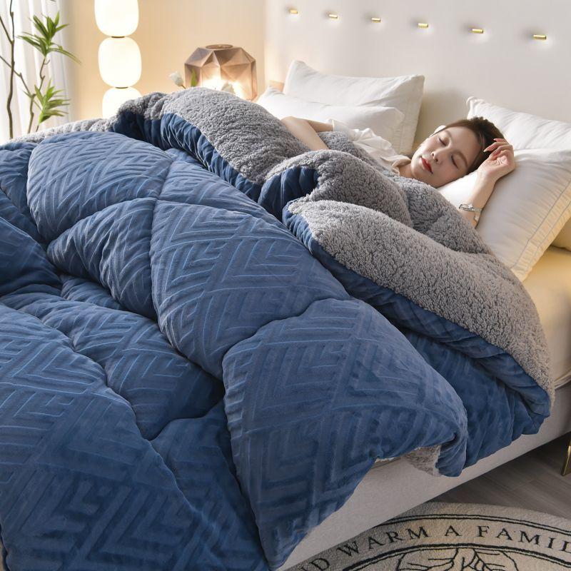 Super Warm Lamb Cashmere Quilt Winter Blanket Velvet Fabric Quilts Thickened Comforter Core Queen Full Size Weighted Blankets