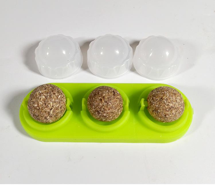 Catnip Merry-Go-Round: Self-Play Teething Toy with Matatabi Fruit for Cats