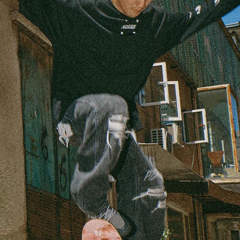 Li Ning X Pleasures Collaboration Letter Print Loose Long Sleeve T-Shirt Unisex T-Shirt Black AHST975-1