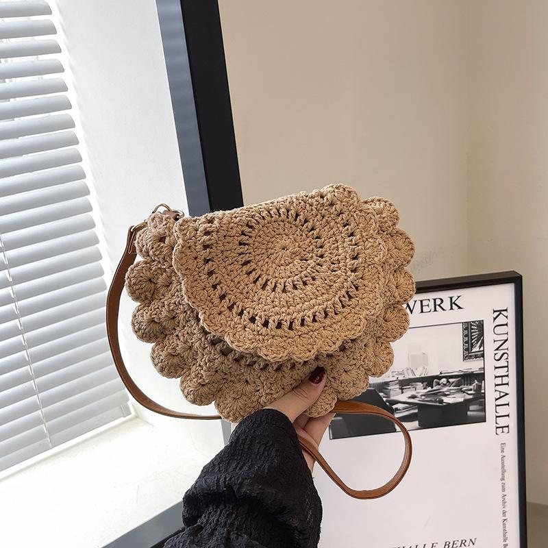 Straw bag women's large-capacity new summer casual messenger woven bag high-end seaside beach bag