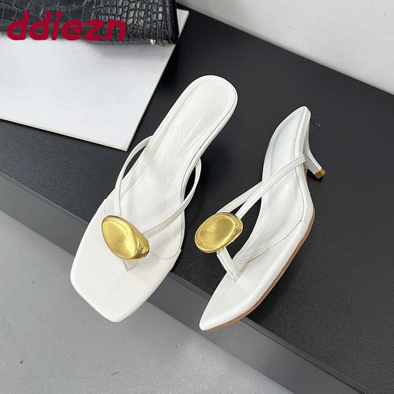 Fashion Fashion Metal Women Low Heel Slides Slippers New In Summer Beach Female Flip Flops Sandals Ladies Heeled Slippers Shoes Pumps