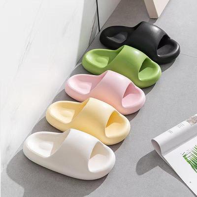 Dames Comfort Slippers met Dikke Zool: Nieuw 2023 Zomer Binnen- & Buitenschoeisel voor Slaapzaal, Bad en Thuisgebruik