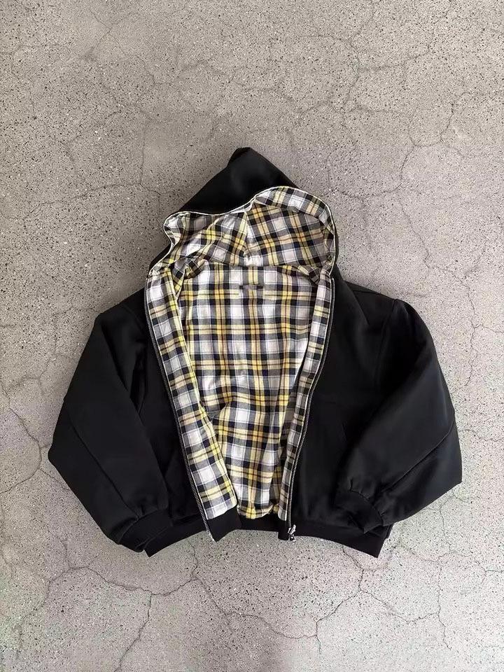 Sudadera Gris con Capucha y Cremallera con Forro de Camisa a Cuadros Aspecto en Capas
