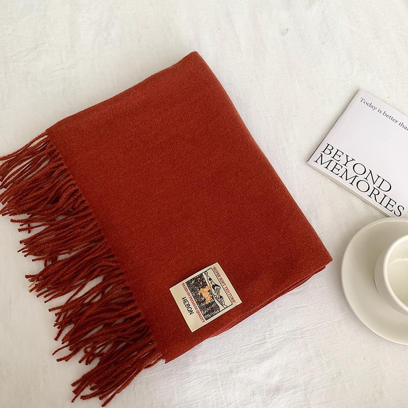 A Winter-specific, All-color, Multifunctional Scarf with A Soft Texture, Resembling The Feel of Cashmere, Providing Warmth and Protection.