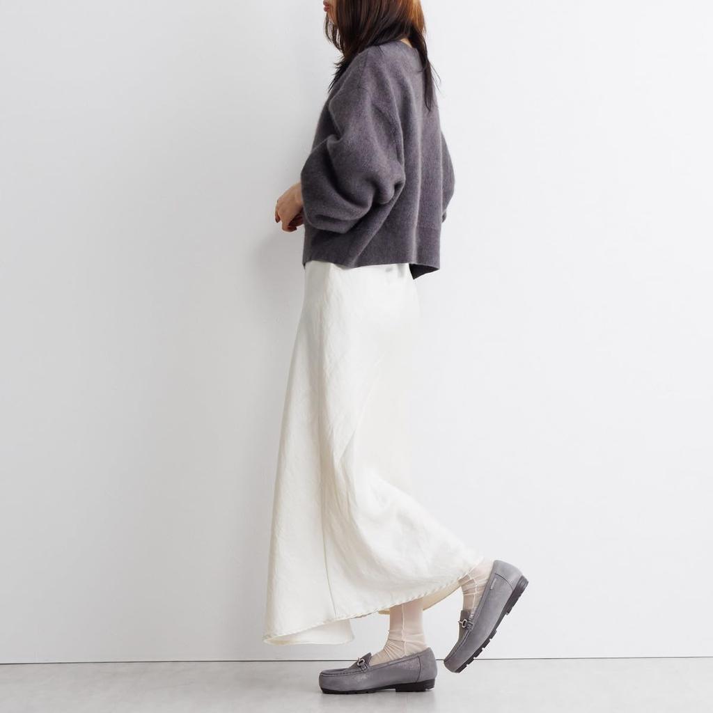 HIMIKO Himiko fluffy moccasins with beaded details, made of soft, fluffy genuine leather and featuring a warm cushioning. 651320, gray, size 245.