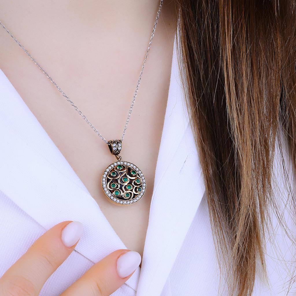 Authentische Smaragd-Silberhalskette, Halskette im osmanischen Design, türkische handgefertigte Halskette, einzigartige Geschenkidee für Sie, Halskette im Vintage-Stil