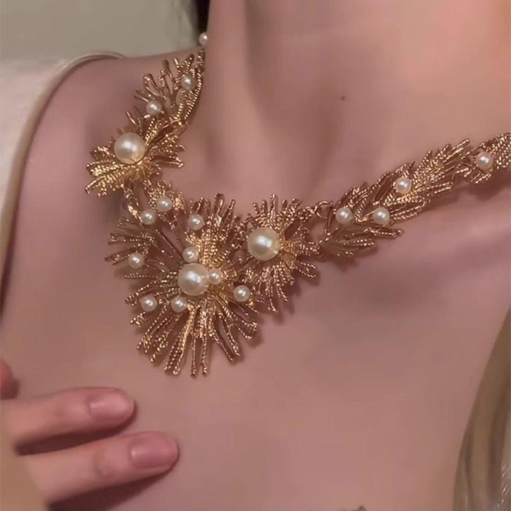 Exquisite Necklace Earrings Set Luxury Zinc Zinc Alloy Jewelry Set Imitation Pearl Jewelry Set  Banquet