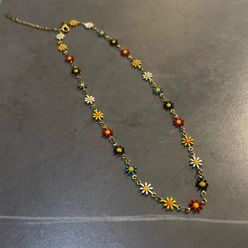 Hiphop Punk Colorful Daisy Necklace for Men Women Stainless Steel Splicing Flower Necklace Y2K Gothic Street Jewelry Accessories