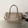 Large Capacity Vintage Casual Shoulder Bag With Texture Simple Fashionable Tote Daily Use