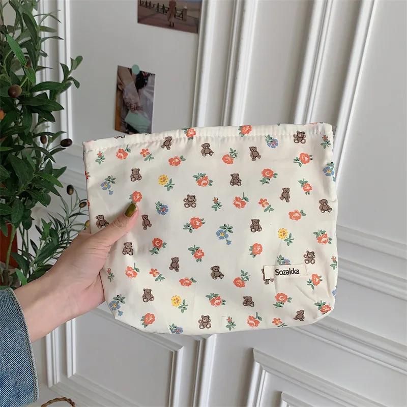 

Vintage Flower Women s Cosmetic Bag Love Heart Ladies Portable Clutch Purse Handbags Female Daily Lipstick Makeup Storage Bags