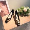 6888-3 Französische quadratische Zehenpartie High Heels Damenmode Pendeln Temperament Leichter Mund Dicker Absatz Einzelne Schuhe Metallische quadratische Schnalle High Heels