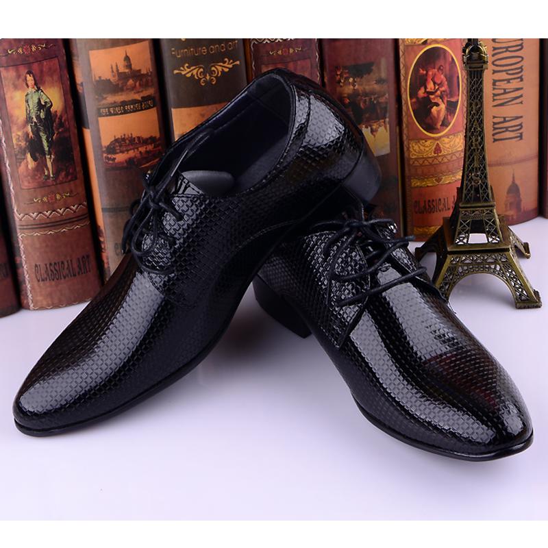 

Новые модные мужские туфли в итальянском стиле, свадебные туфли, роскошные мужские деловые туфли-оксфорды, повседневные туфли на плоской подошве, черные кожаные дерби 38 чёрный