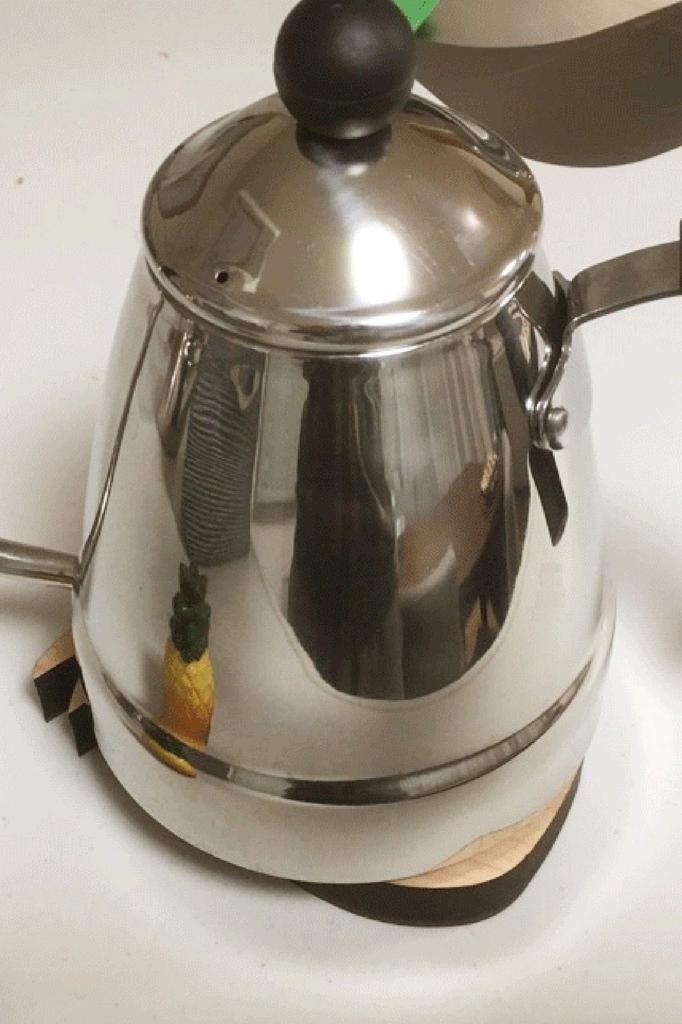 AndLaki Trivet, Stylish Wooden Pineapple Design, Made In Japan with Natural Japanese Cypress (Dark Brown, Small)