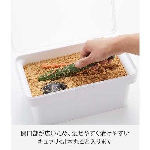 Yamazaki (Yamazaki) Airtight Pickling Case with Water Drainer, White, 28cm W X 16.5cm D X 12.2cm H, Tower Design, Wide-Opening Clear Lid, Refrigerator