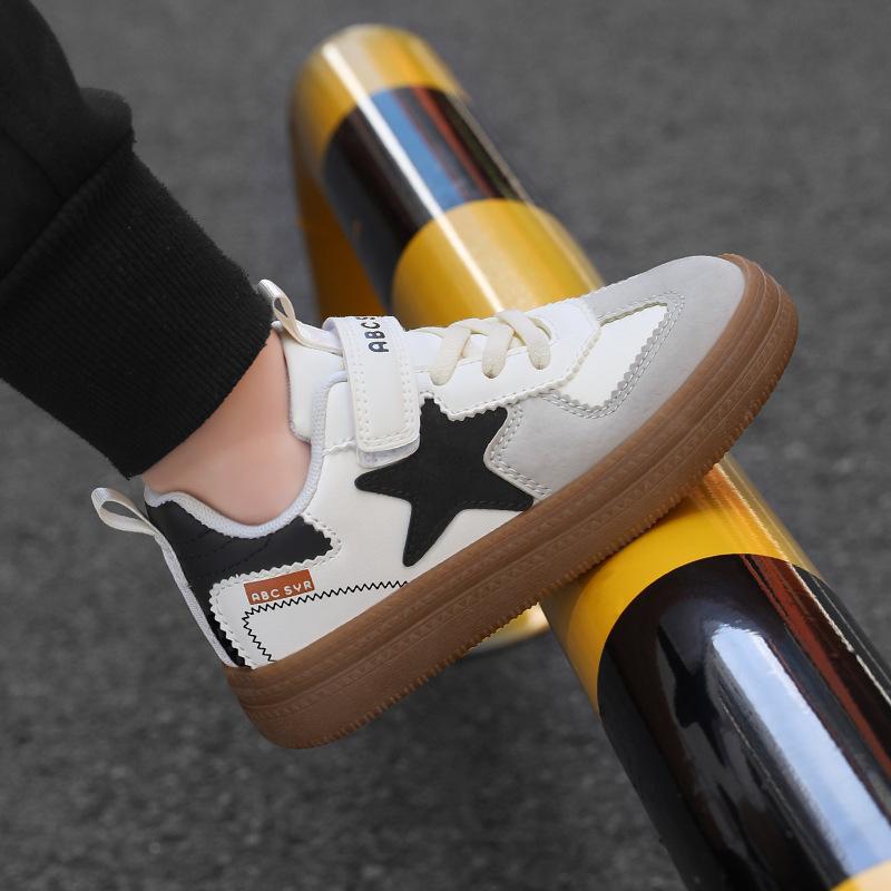 Boys' Star Board Shoes Girls' Leather Board Shoes 2025 Autumn New Children's Sports Shoes Low-top Moral Training Shoes Casual Shoes