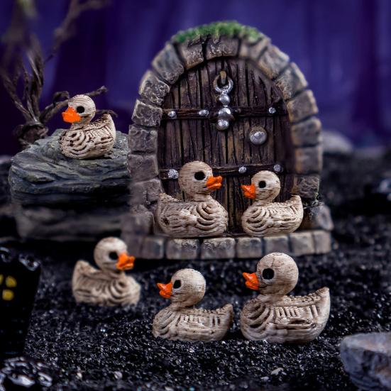 Small Gothic Collectibles Mini Skeleton Duck Figurines, Halloween Tiny Resin Figures, Spooky Table Decorations Miniature Bone Statue for Graveyard