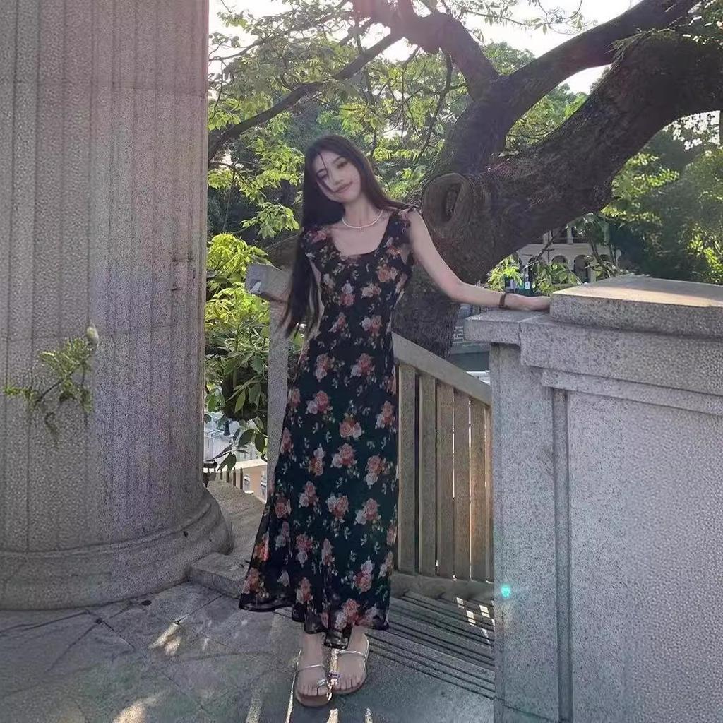 Women's Summer 2024 French Retro Floral Dress with Fly Sleeves & Slim Fit