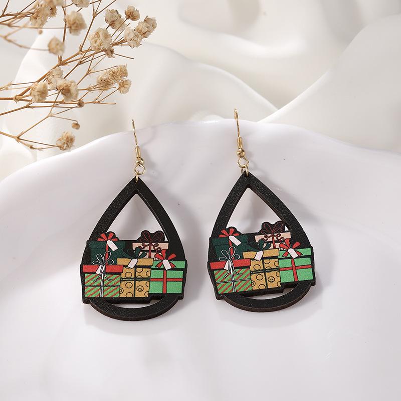 High-End Reindeer Candy Christmas Earrings for Women: Cute Cartoon Holiday Jewelry