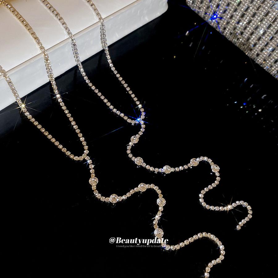 French Geometric Diamond Tassel Necklace: Chic, Versatile Sweater Chain with a Luxurious, High-End Touch.