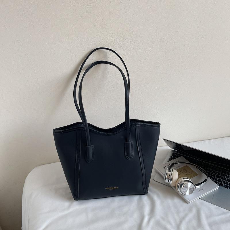 Premium sense versatile shoulder tote commuter bag large-capacity bag women s 2025 summer new popular fashion bag