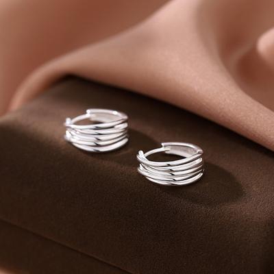 Einfache Linie Ohrringe Damen Nischendesign Mode Persönlichkeit Licht Luxus Temperament Ohrstecker Ohrringe