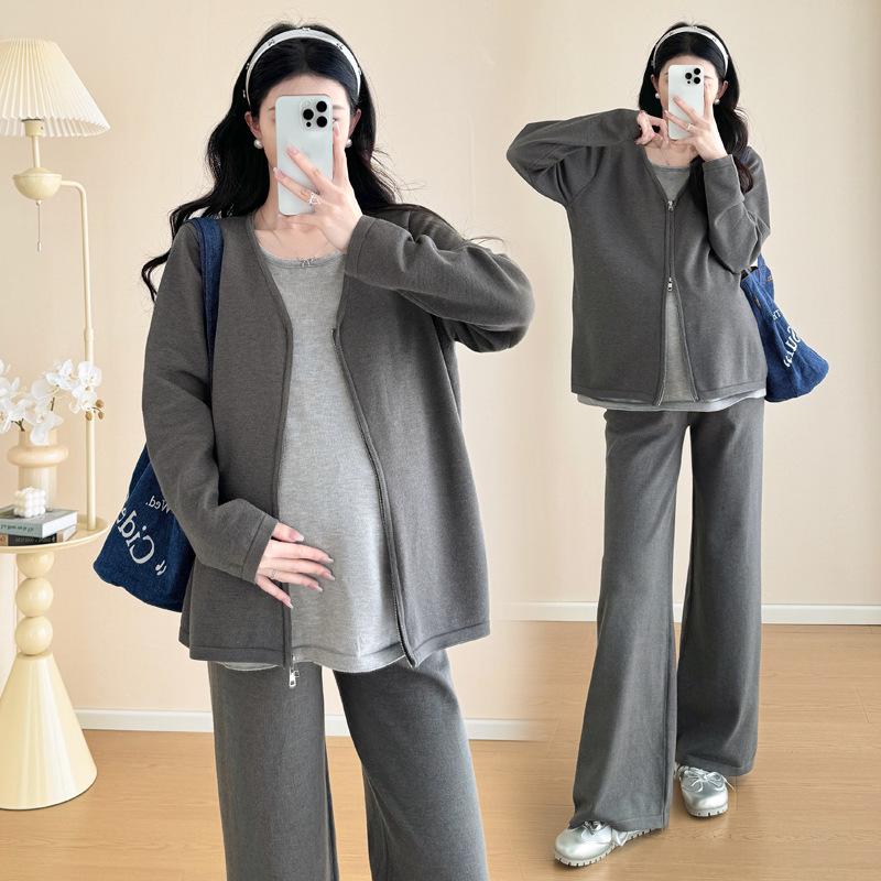 

Maternity Autumn Suit: Age-Reducing Zipper Top & Wide-Leg Pants Set Medium