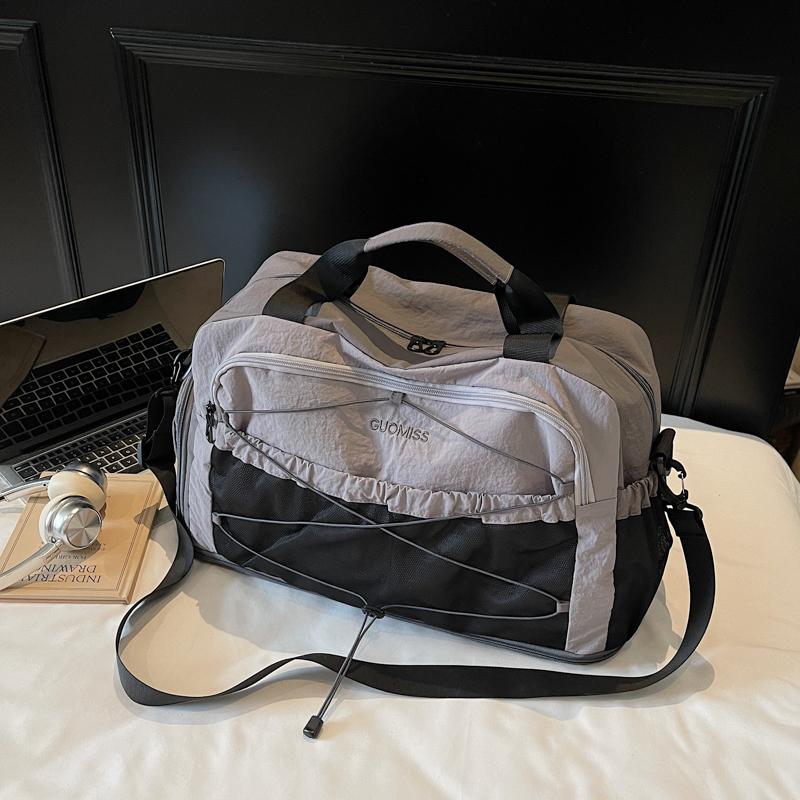 Outdoor Travel Duffel Bag with Mesh Panel Multiple Zip Pockets Large Capacity Sport Weekend Bag