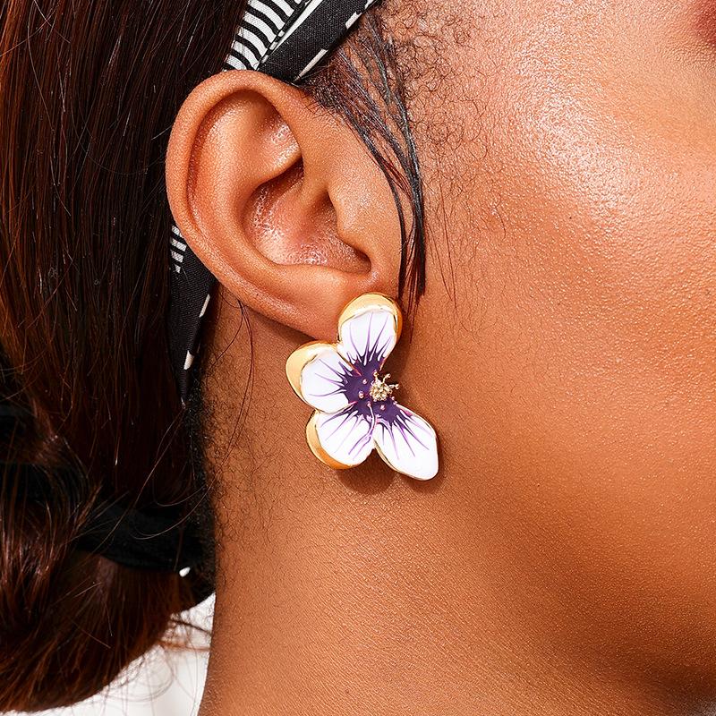 2026 Nieuwe Trendy Roze Kleurverloop Druipolie Bloem Oorbellen Studs voor Vrouwen Temperament Metalen Vlinder Oorbellen Mode Sieraden Cadeaus