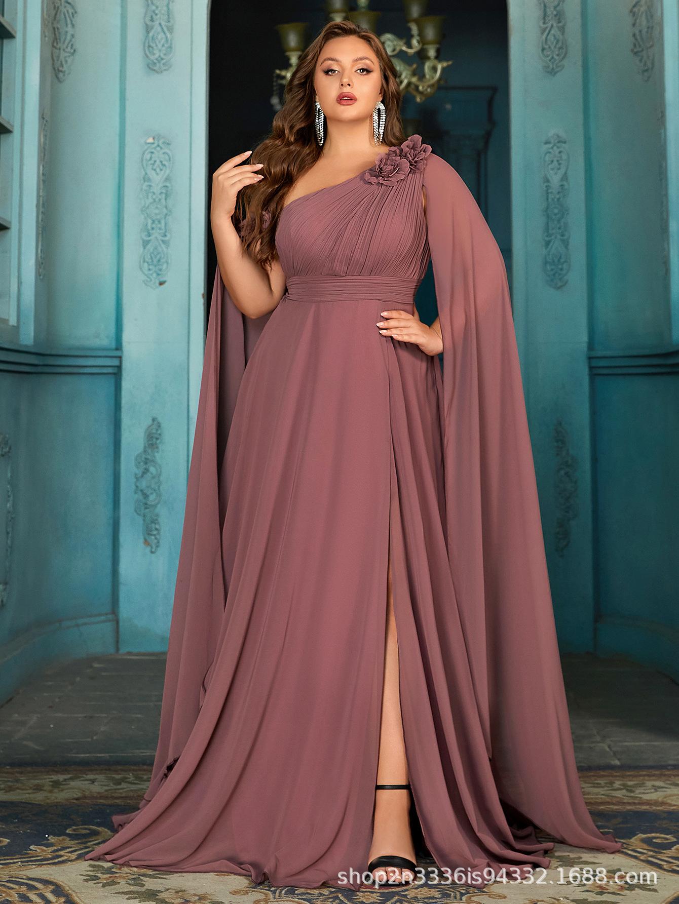 

2024 Plus Size V-Neck Chiffon Bridesmaid Dress - Flowy Light Luxury Design. XL