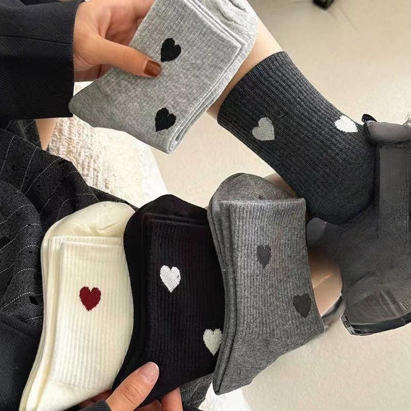 5 Pairs Woman Socks Autumn Winter Warm Breathable Sock Cute Heart Fashion Funny Gift Female Middle Tube Casual Socks