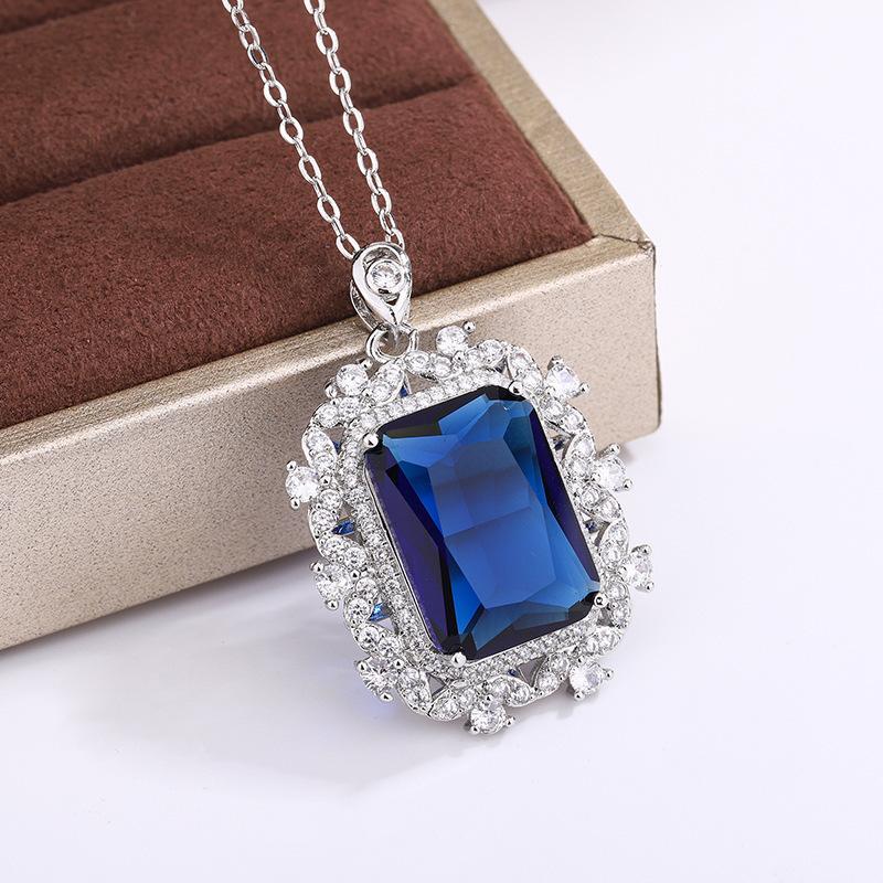 New Necklace Grandmother Retro Women'S Pendant Necklace Zircon Item Green Luxury Jewelry Artificial Crystal Copper