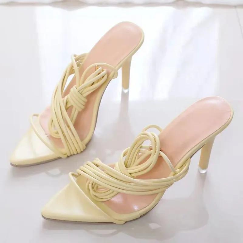 Moda 2024 Novo Verão Europa e América Tamanho Grande Pés Tira Salto Fino Sandálias Femininas Pontudas Moda Salto Alto Plus Size 43