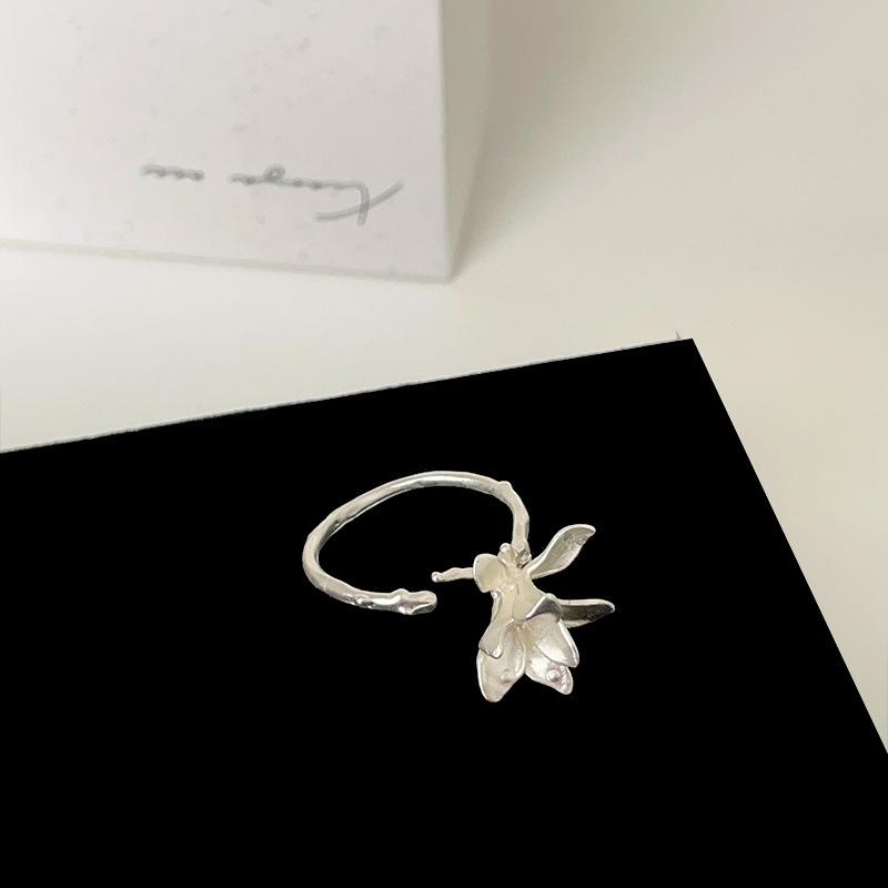 

Niche Design Sense Матовые металлические серьги-гвоздики Iris женские Niche Retro Temperament универсальные серьги серьги кольцо