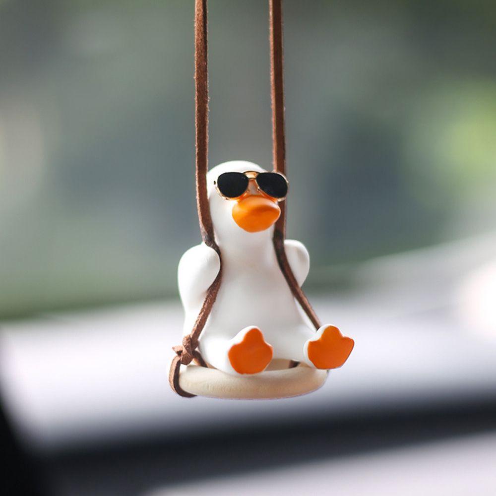 Anatra Oscillante Con Cappello Da Appendere Allo Specchietto Retrovisore – Decorazione Auto Divertente In Gesso, Accessorio Originale Per Interni Auto