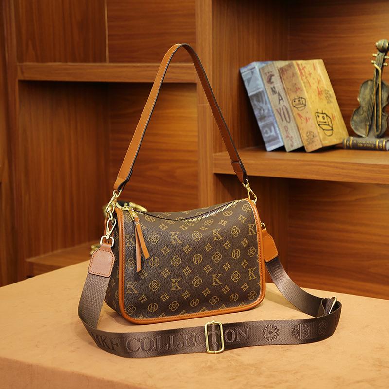 Popular underarm bag women's fashion large-capacity commuter bag women's broadband shoulder messenger bag