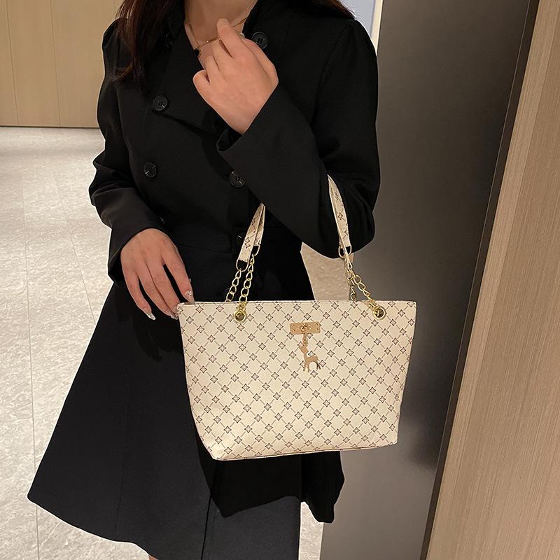 Dámská ramenní taška Tote s monogramem, velkokapacitní, podzim/zima 2025