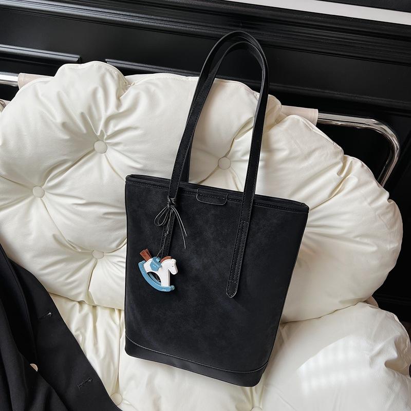 Retro Simple Large-capacity Underarm Bucket Bag Women's New Fashion Niche Commuter Shoulder Bag