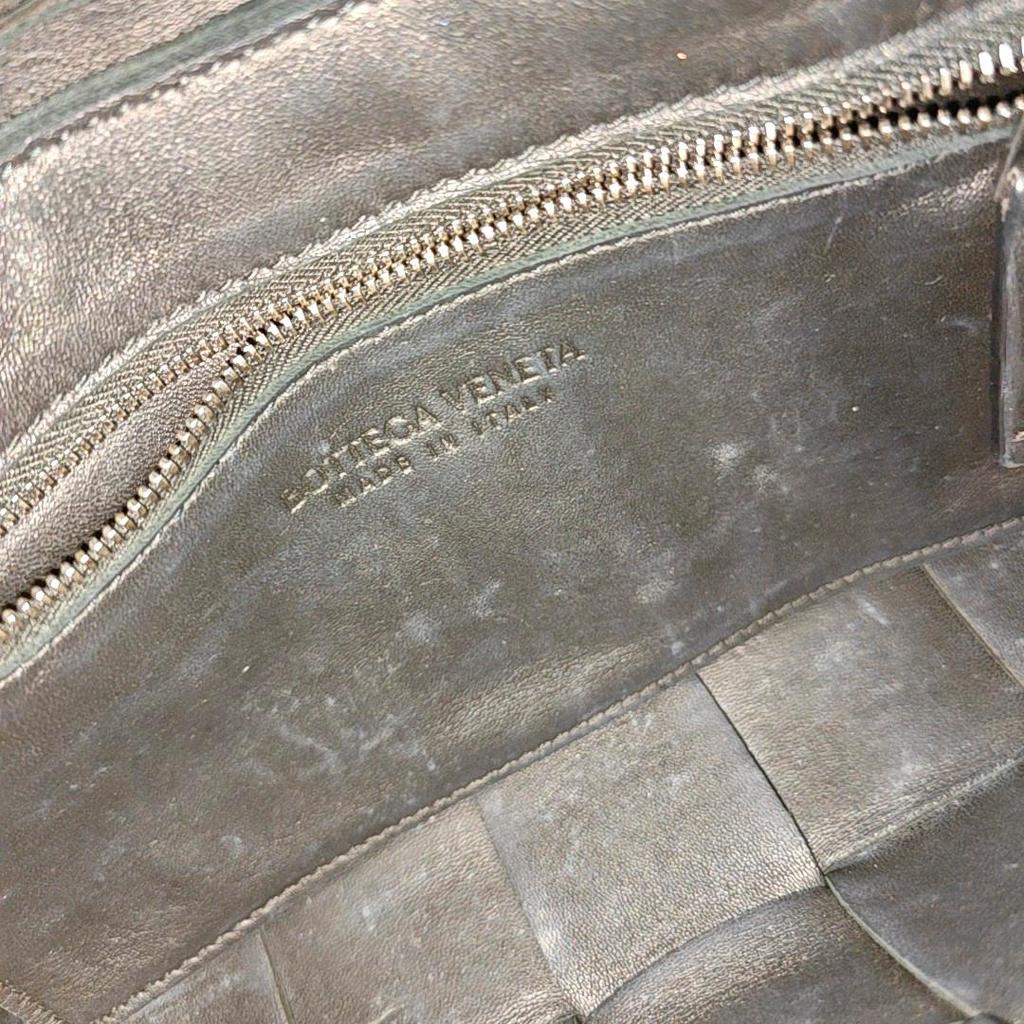 [Pre-Owned] Bottega Veneta Cassette Bag 'Black/Silver' - Very Good #1VFWN5Z