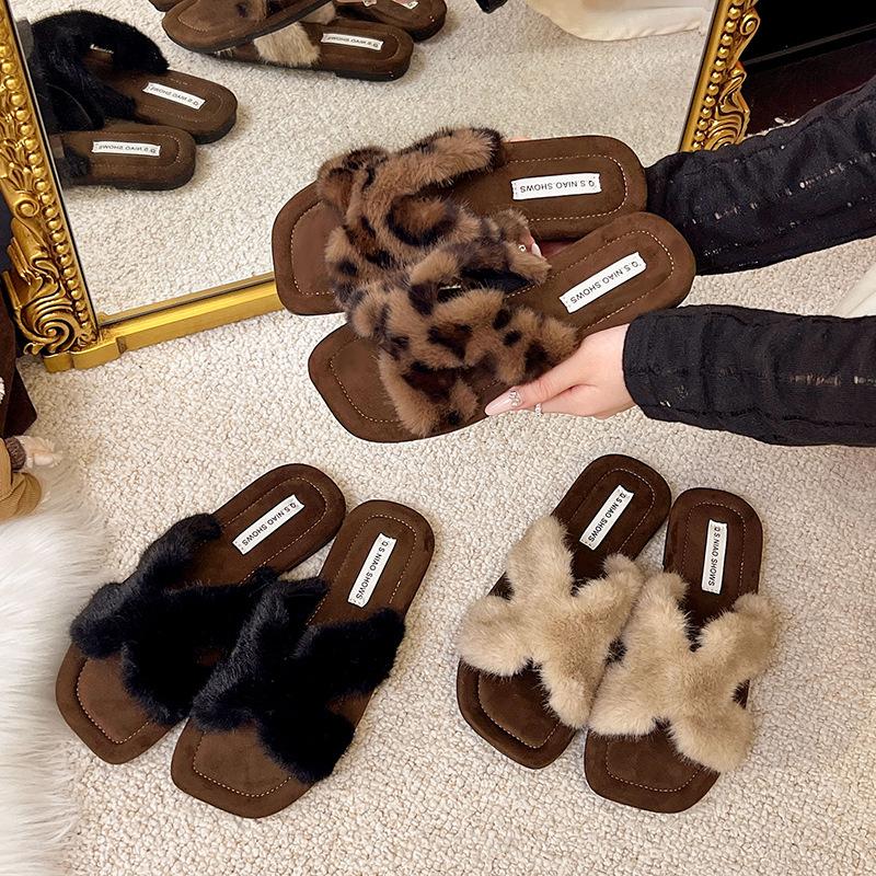 Retro leopard print square head fluffy shoes for women's outer wear 2025 autumn new fluffy lazy shoes crossed with cotton slippers