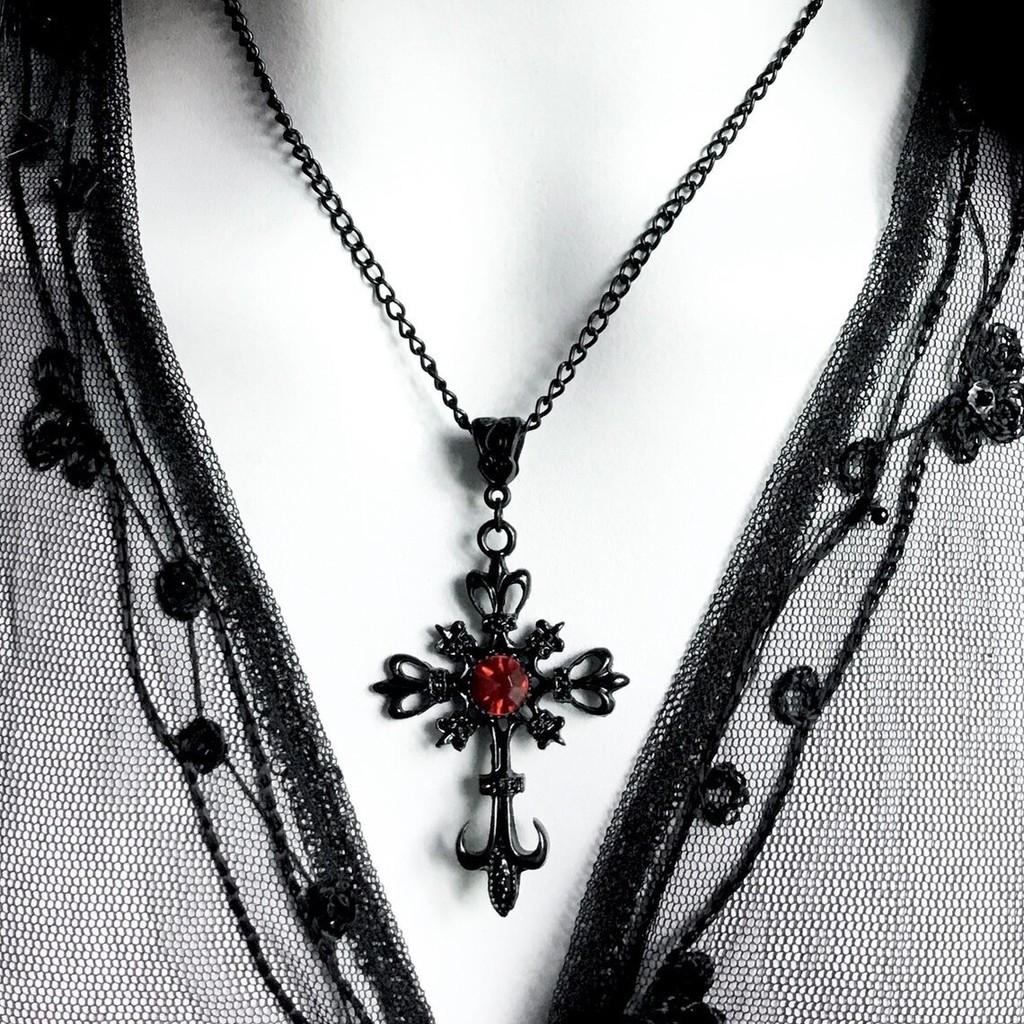 Gothic Cross Pendant Necklace For Women With Alloy Material And Geometric Style