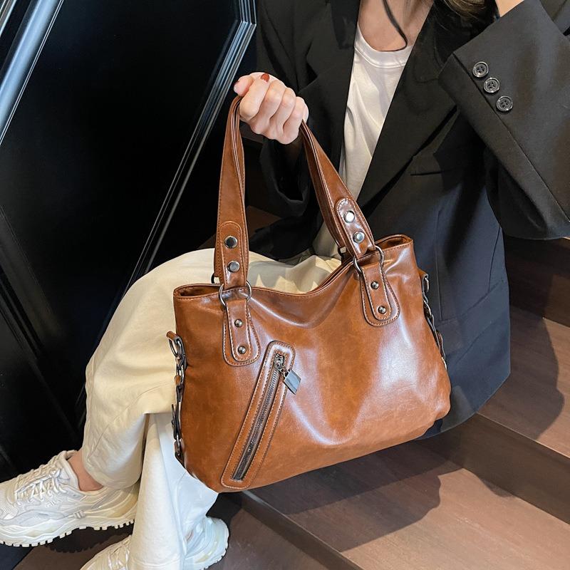 New Tote Bag Texture Fashionable Retro Trend Casual Commuting Large Capacity Shoulder Tote Bag