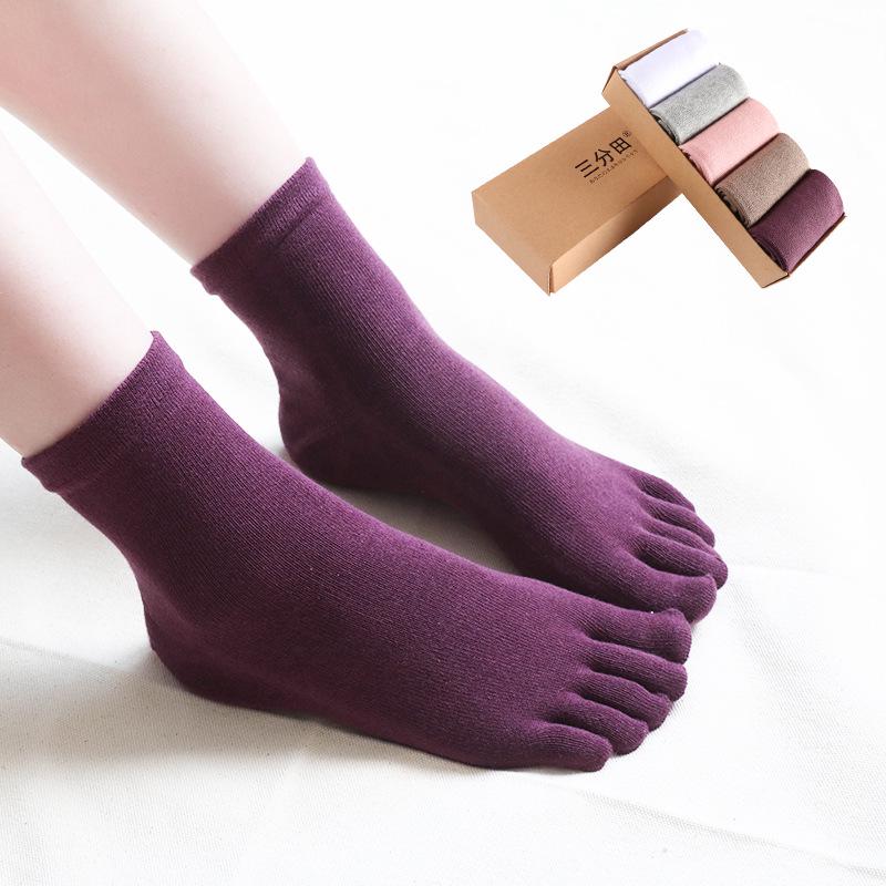 Women's Solid Color Five-Toe Mid-Calf Cotton Socks: Sweat-Absorbent, Breathable, Versatile for Business, Autumn/Winter, Japanese Style