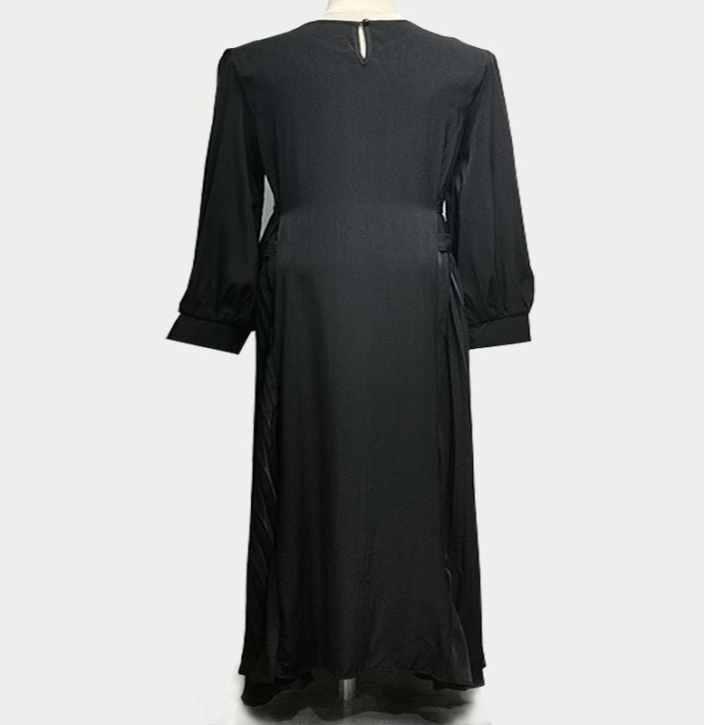 Elegantes Damenkleid im Nahen Osten mit Laternenärmeln und Schnürung in der Taille