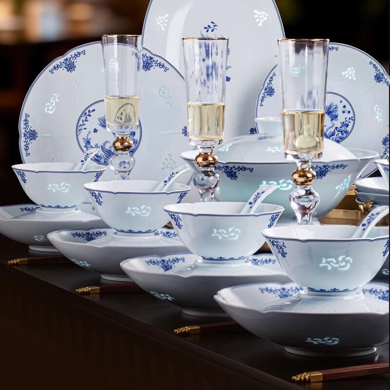 Jingdezhen Blue and White Underglaze Ceramic Dinnerware Set