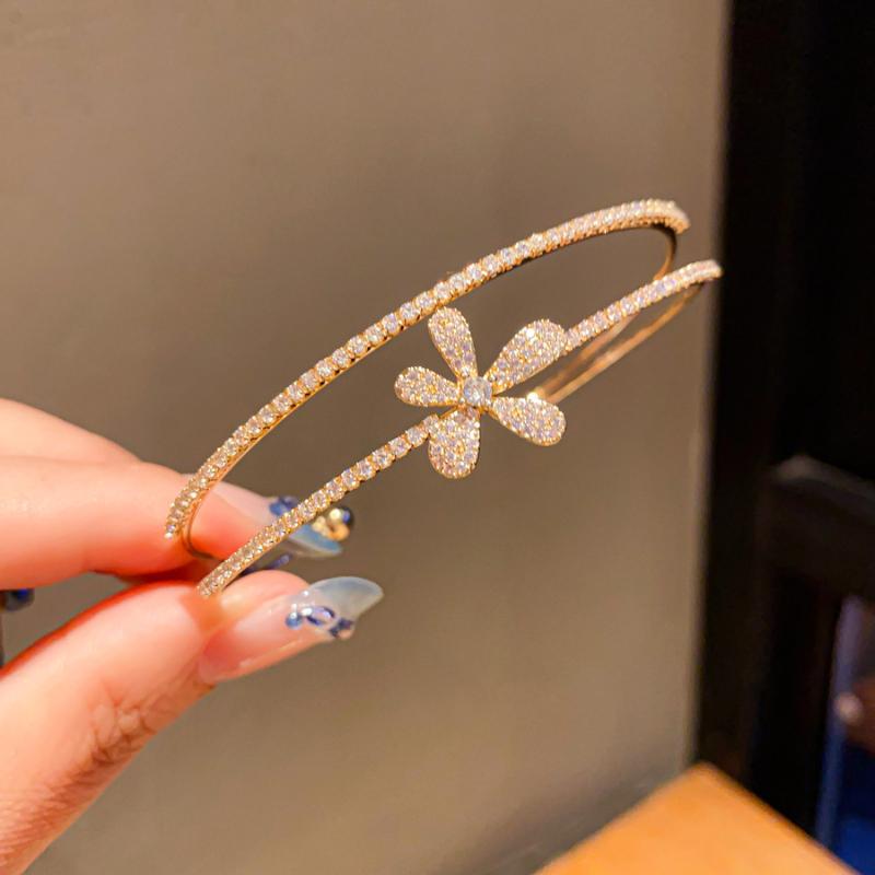 Sparkling Luxury Elegant Bow Butterfly Women's Double-layer Opening Bracelet For Daily Wear Party Wedding Jewelry Accessories