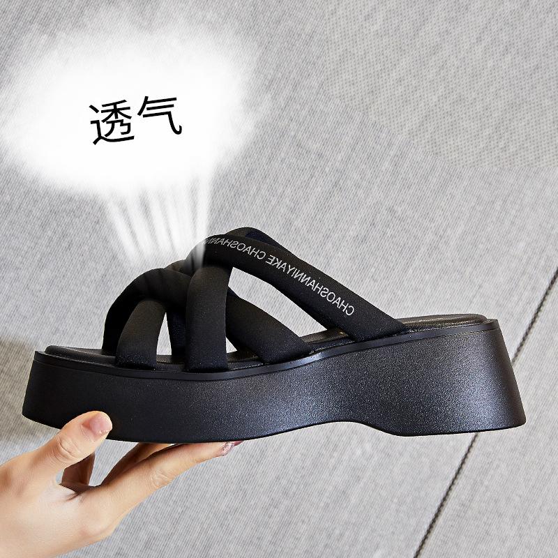

2025 summer new women s slippers women s outer wear cross platform beach sandals casual fairy style flat women s shoes 40 чорний