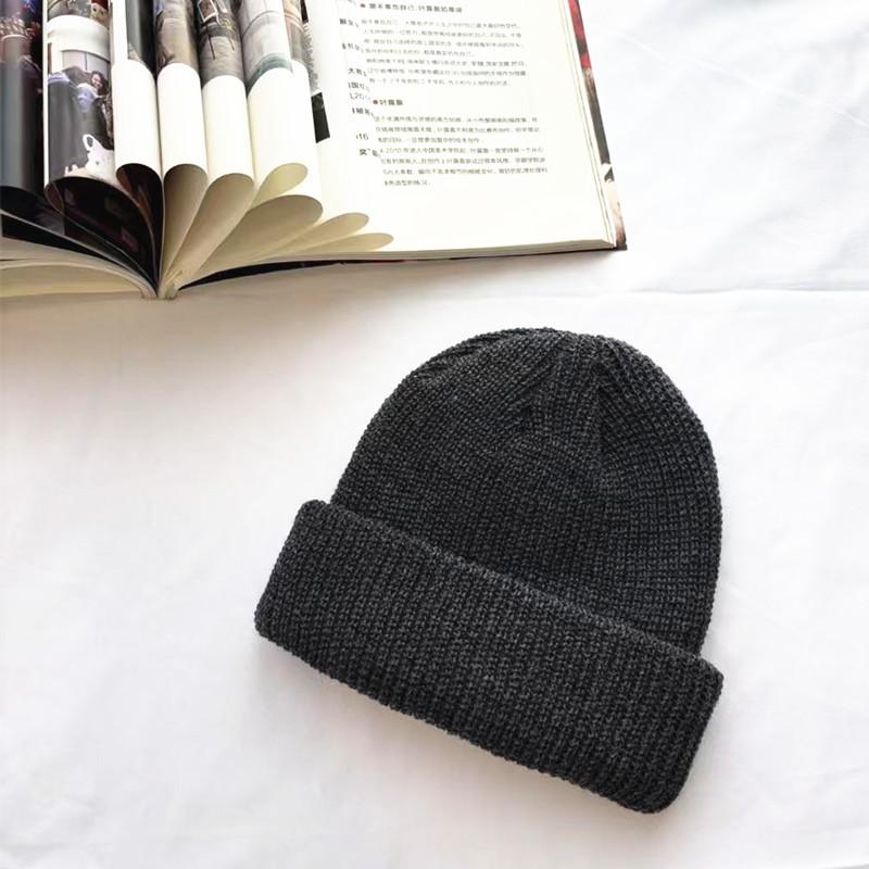 

В язані шапки для чоловіків та жінок, теплі One Size