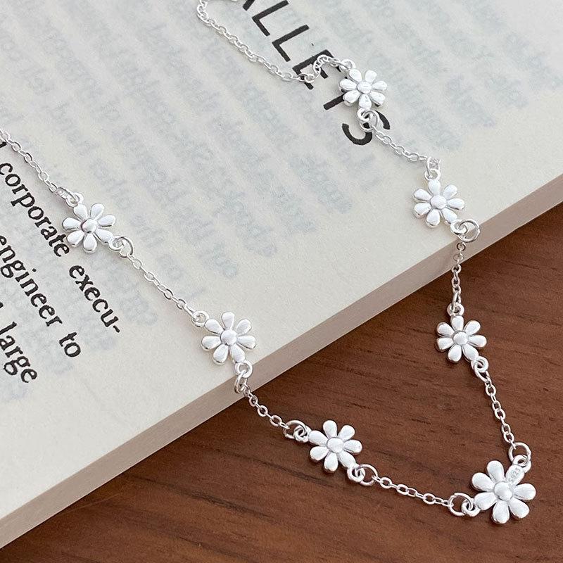 Sweet Girl Heart Daisy Small Flower Necklace Women's Collarbone Chain Autumn Style Ins Light Luxury Flower